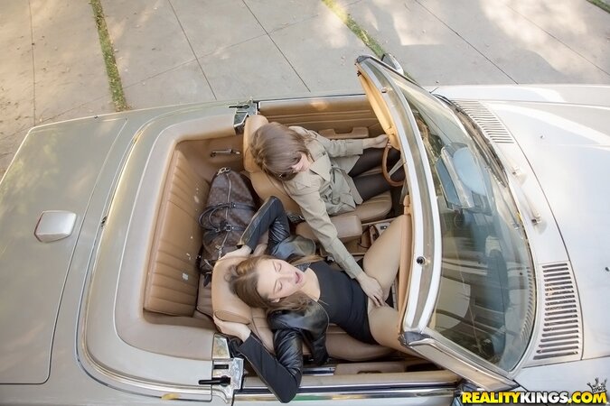 Bad girl Dani Daniels wears cool shades and fucks her GF