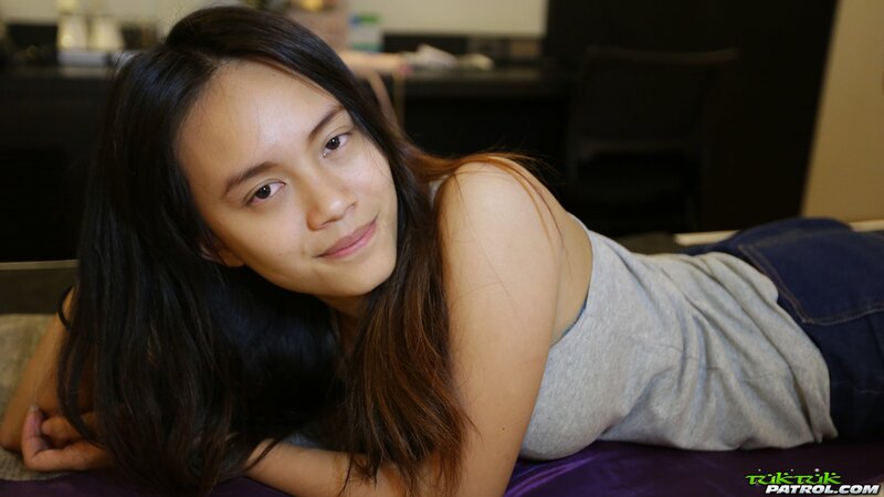 Small and confident Asian amateur named Fa goes for POV fucking