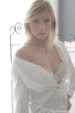 Hot blonde MILF decides to seduce her young masseur's fat dick