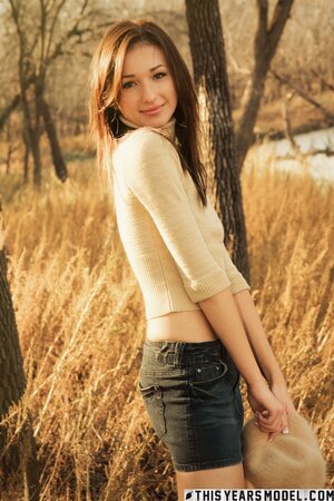 Boring fall photoshoot unexpectedly turns into an erotic one