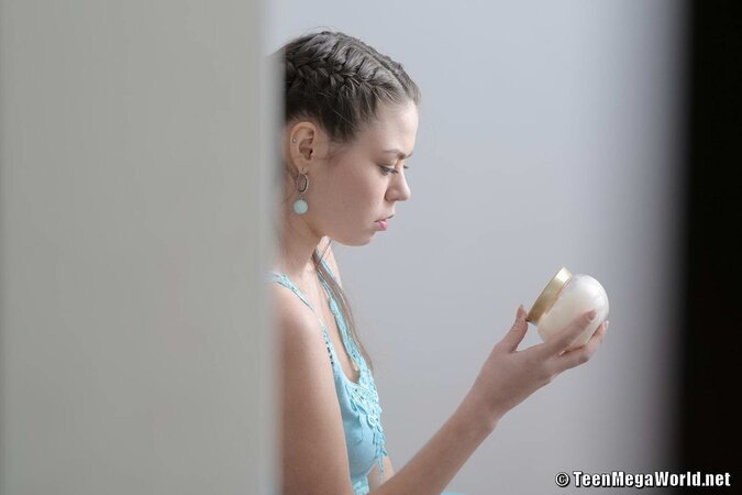 The best happy ending is provided by a horny masseur's fat cock