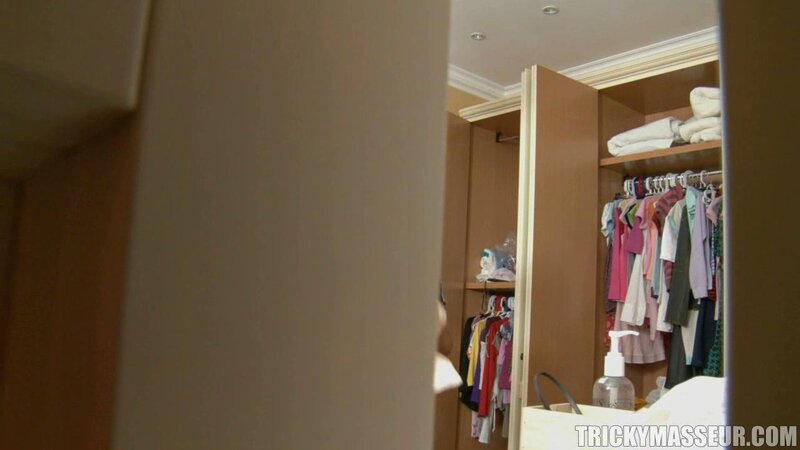 Vintage massage fuck gallery showing a horny teen from the '00s