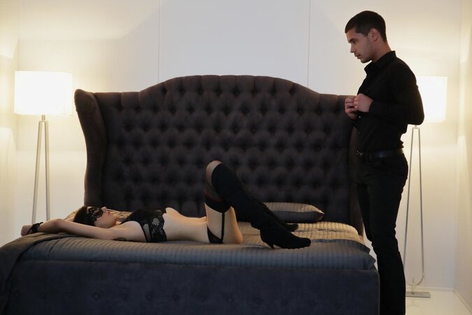 Brunette with a trimmed pussy allows her boyfriend... a lot