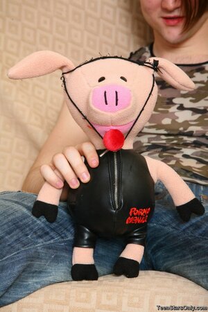 Lovely babe knows how to make any man cum fast on her perky tits