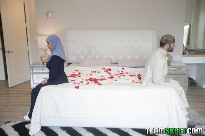 Everything in this scene revolves around hard Arab fucking