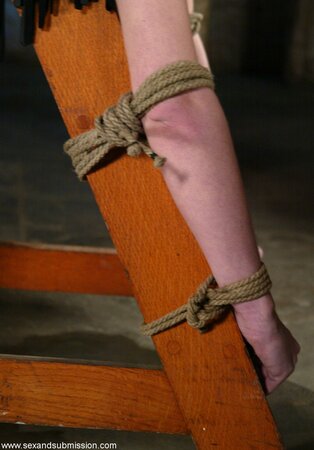 Faith Leon has a fantastic body and her pussy is so moist