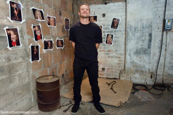 Jessie Rogers gives you a teaser and her ass is brilliant