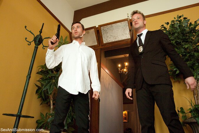 Opening the legs to show the pink doorway tucked in between them