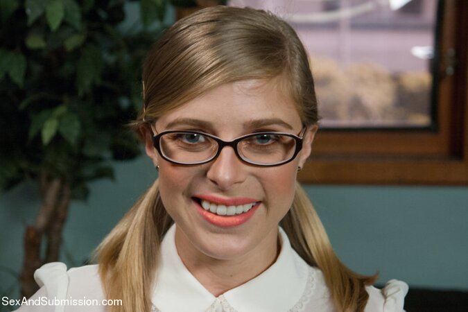 Penny Pax accidentally gets it on with a real gapist today