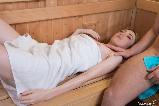 An enticing demonstration of female strength, she fingers herself