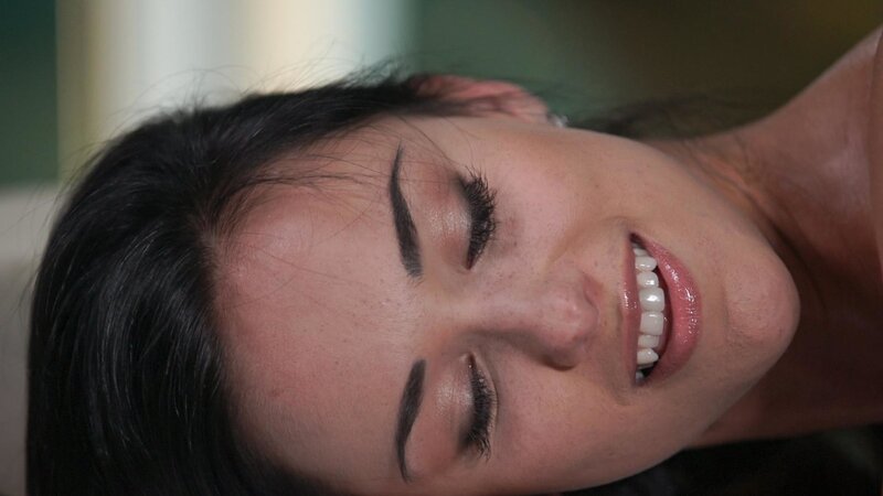 Viktoria Sweet gets it on with a really horny lesbian gal