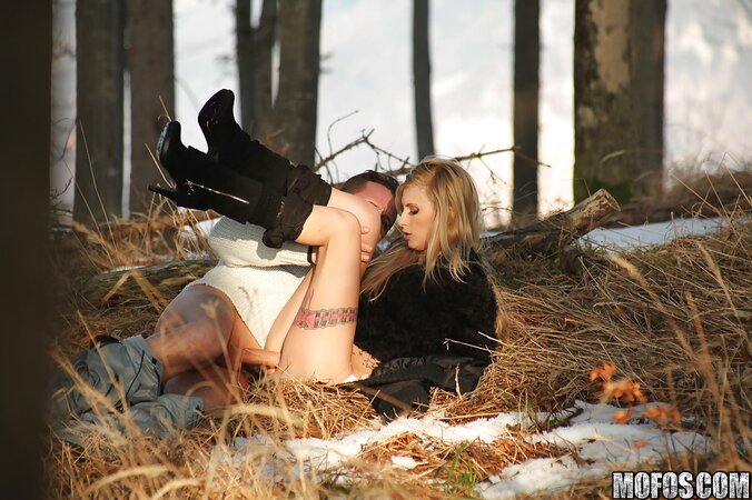 Lowering himself, he stuffs that boner in between her lips