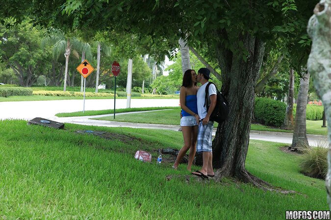 Every now and again she offers a good glimpse of her HOT skillz