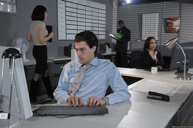 True symphony of seduction from a stunning brunette bombshell