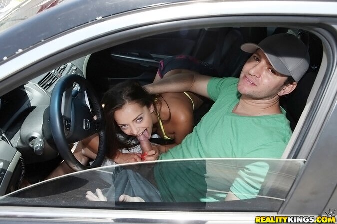 Curvy French hoe gets to suck dick in a car and it looks great