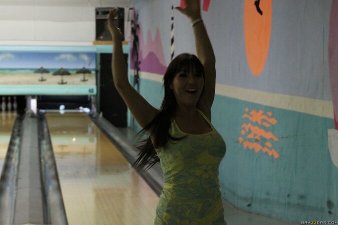 Brunette is perfect for everyone who enjoys seeing sexy ladies