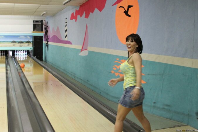 Brunette is perfect for everyone who enjoys seeing sexy ladies