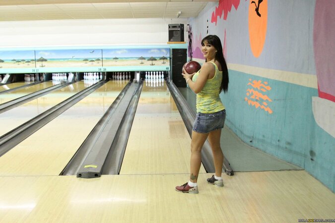 Brunette is perfect for everyone who enjoys seeing sexy ladies