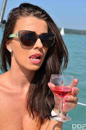 Imagine getting to publicly suck her just-shaven wet pussy