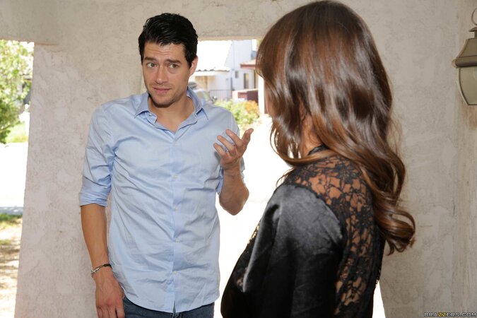 She is a master performer who loves showing off her boobies