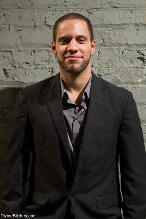 Her kink is out of nowhere and she loves fucking hot men