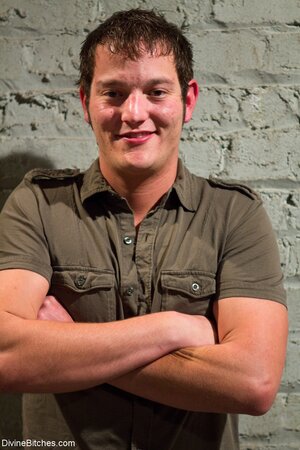 Her kink is out of nowhere and she loves fucking hot men