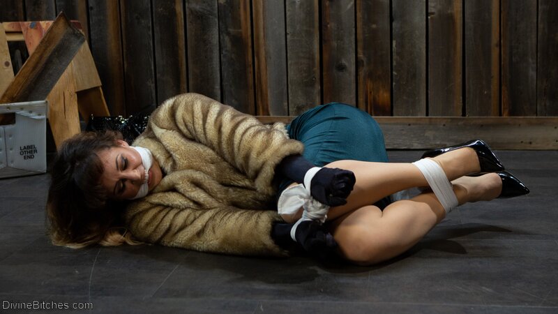 That slutty bitch be drooling all over the place during femdom