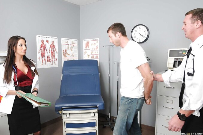 Kortney Kane orgasms, she releases a lot of fluids for doctor