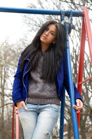 Leggy teen sent to a state of mind-blowing ecstasy while solo