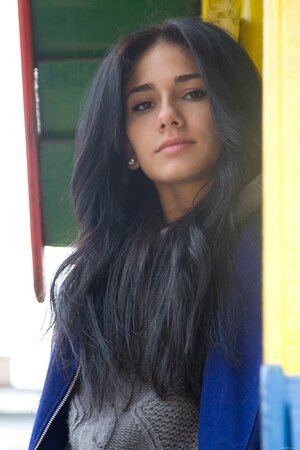 Leggy teen sent to a state of mind-blowing ecstasy while solo