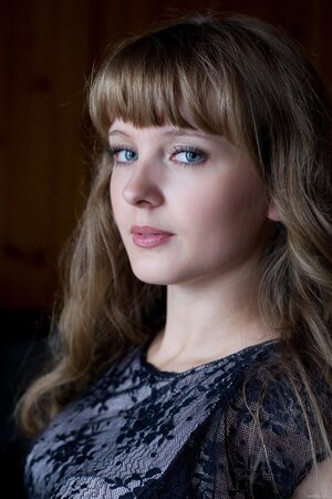 Wendy B has cute bangs and a pretty face to match as well