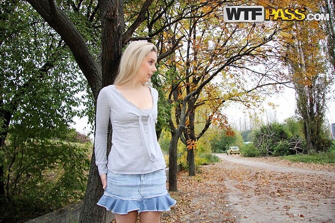 Firm and toned cleavage of Nesty is exposed outside big time