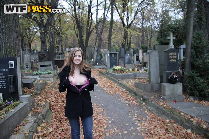 Their passionate and hot affair in public is the best thing