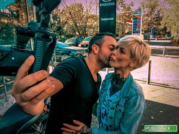 Public pleasure session with a scrawny lady who wants hard sex