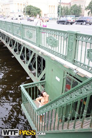 This goes beyond a simple sightseeing session as she seduces