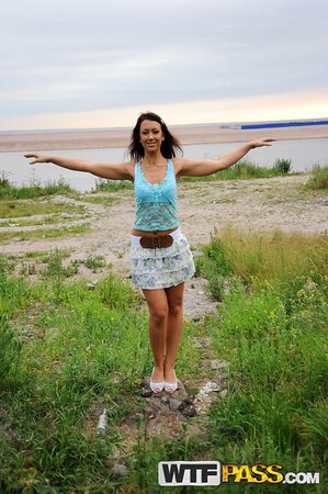 Teasing hottie is about to showcase her amazing body in public