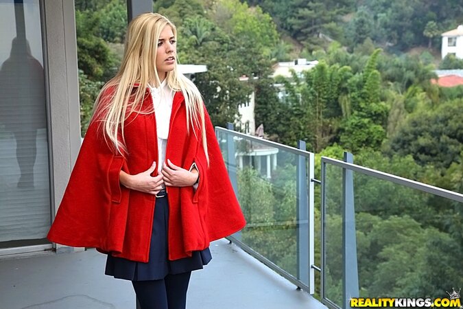 A personal session with Carmen Monet will leave you cumming