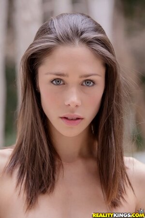 Kind and gentle teen with a trimmed pussy getting fucked