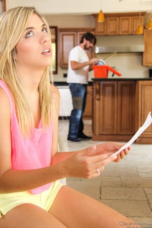 Horny couple experiments with roles as dominant & submissive