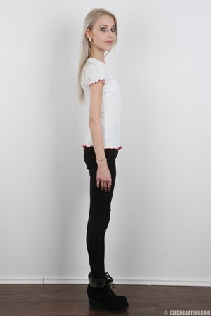 Thin as fuck teen showing off her non existent ass for the cam