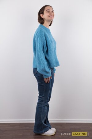 Amateur hottie is showing off and teasing with her playful antics