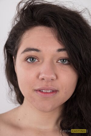 Good looking solo babe shows off her incredible body for you