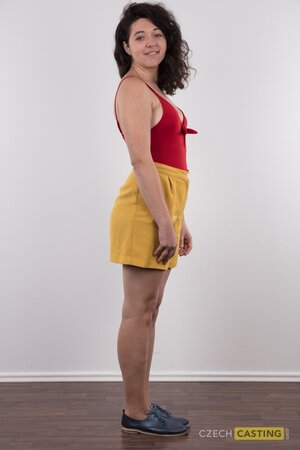 Good looking solo babe shows off her incredible body for you