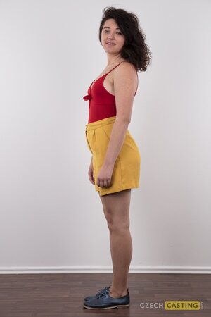 Good looking solo babe shows off her incredible body for you