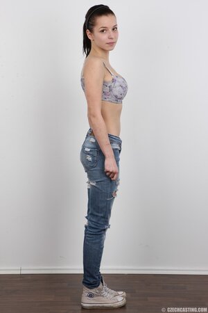 Perfect babe with nice nips is going to show off her body