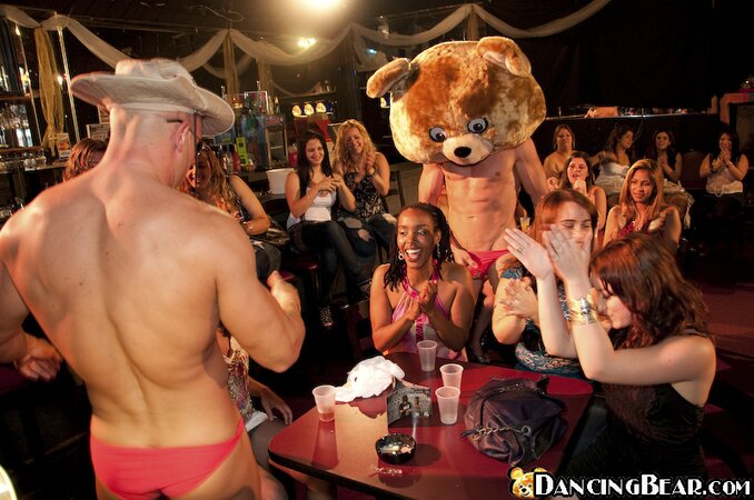 Everyone takes pleasure in sucking hard stripper meat in public