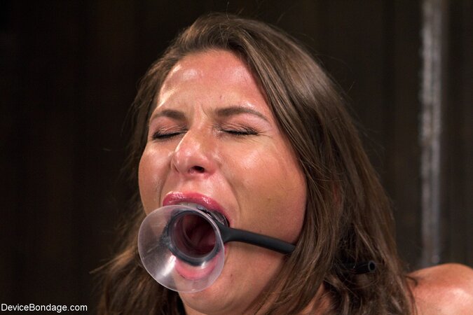 Ariel X came to regret this fucked up BDSM session it feels like