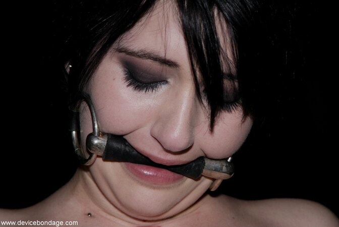 The lust of emo hottie with a tight body becomes more apparent