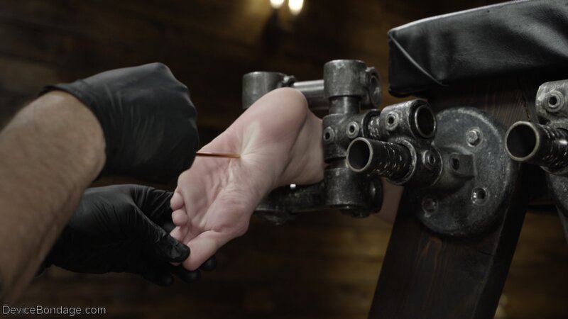 Danni Rivers fucked up scene with lots of painful pleasure