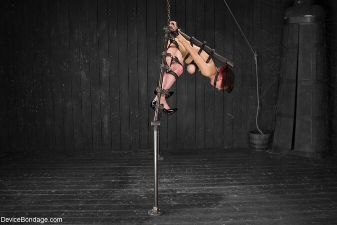 Juicy boobies babe looks all submissive and ready for gape